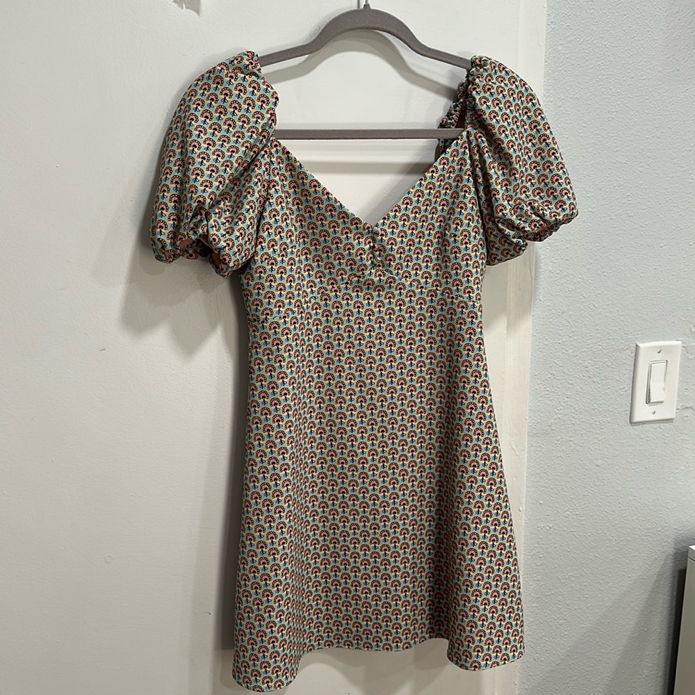 Alice + Olivia Patterned Puff Sleeve Mini Dress